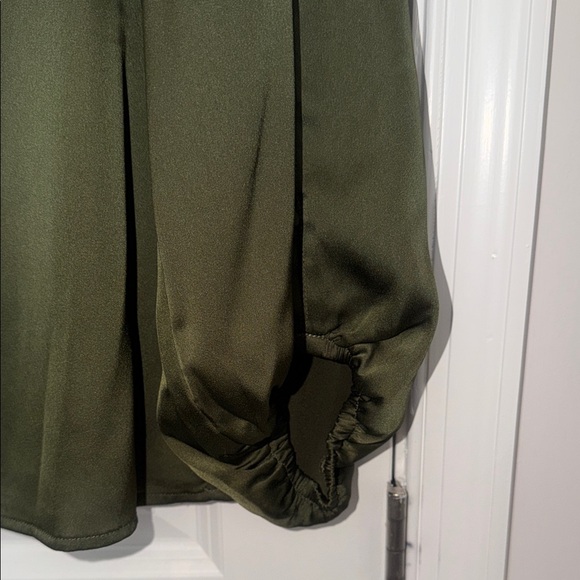 Banana Republic Khaki Green Blouse - Picture 5 of 8